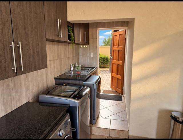 4 BEDROOM TOWNHOUSE FOR SALE IN AMBERFIELD